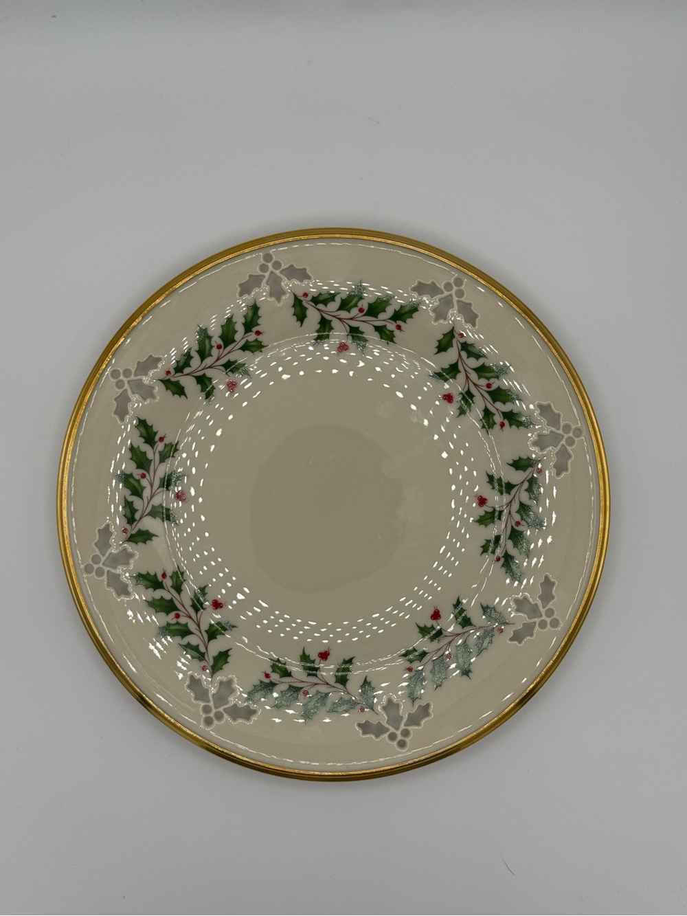 Lenox Cream Holiday Plate with Green Holly and Red Berries 24ct Gold Rim Plated